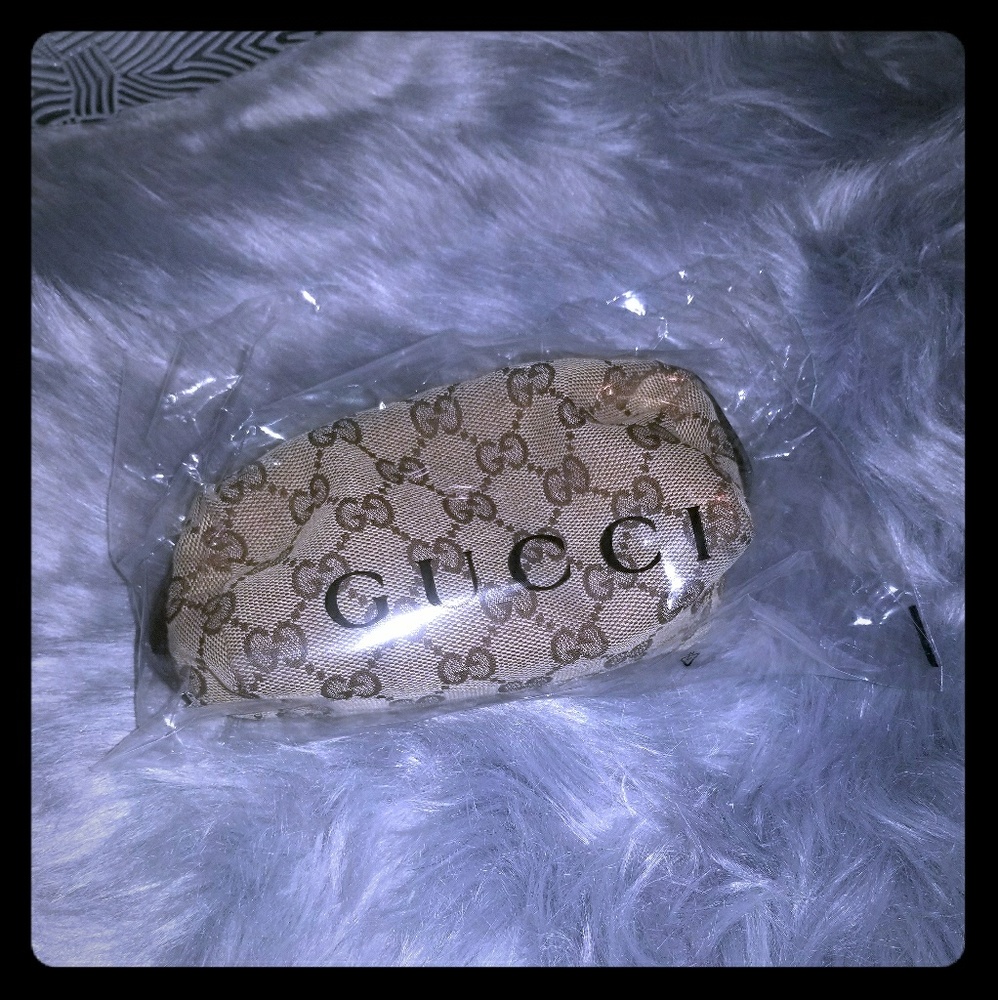 Gucci cosmetic bag